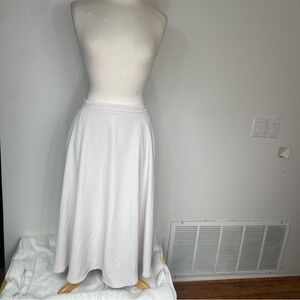 NWT New Women Uniqlo Natural Drape Circular Skirt Size Medium Classic Minimalist